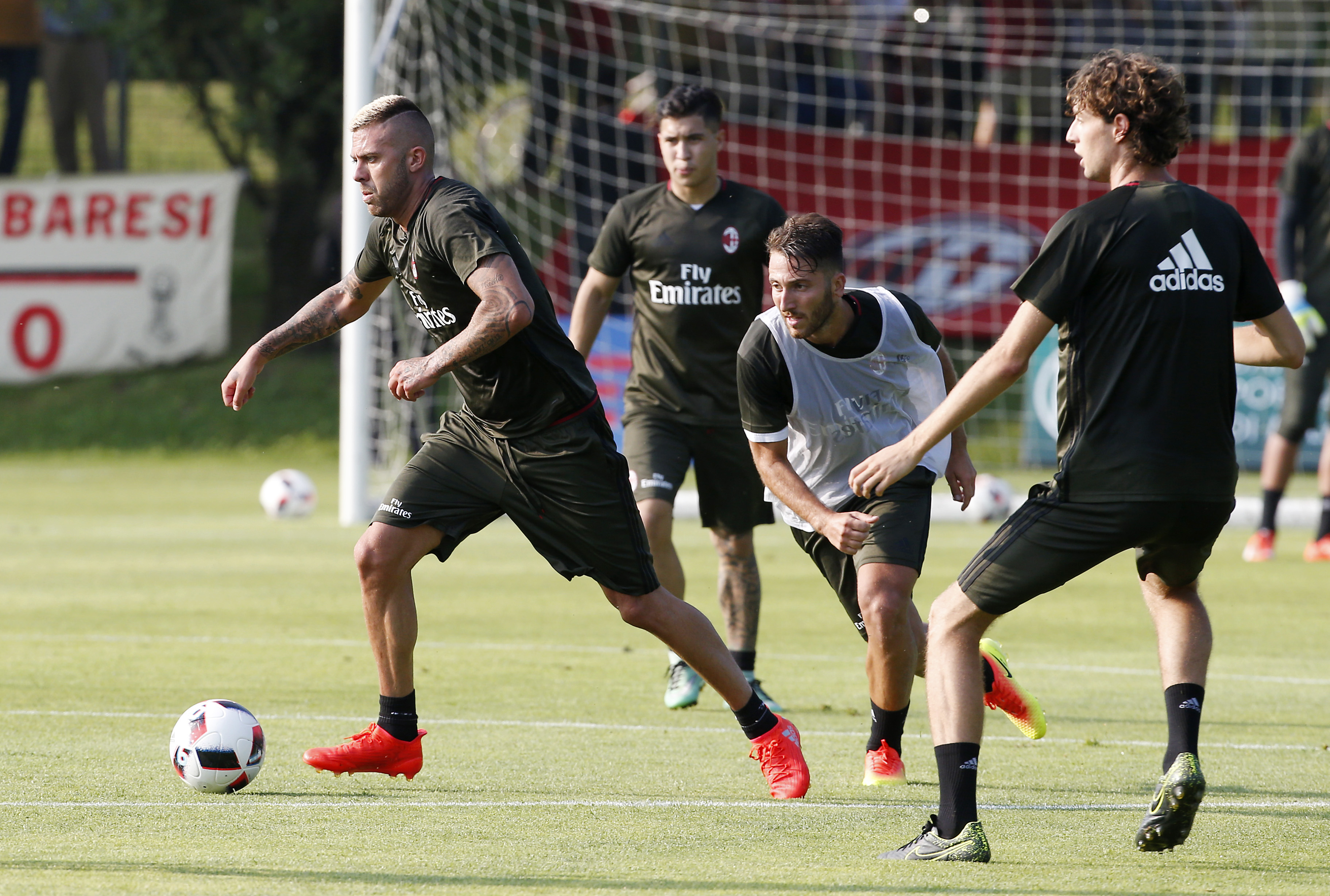 Il calendario dei rossoneri è favorevole: di mezzo solo il derby