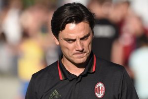 AC Milan's Italian head coach Vincenzo Montella reacts prior to the friendly football between Bordeaux and AC Milan on July 16, 2016 at the Armandie stadium in Agen, southwestern France. / AFP PHOTO / NICOLAS TUCAT