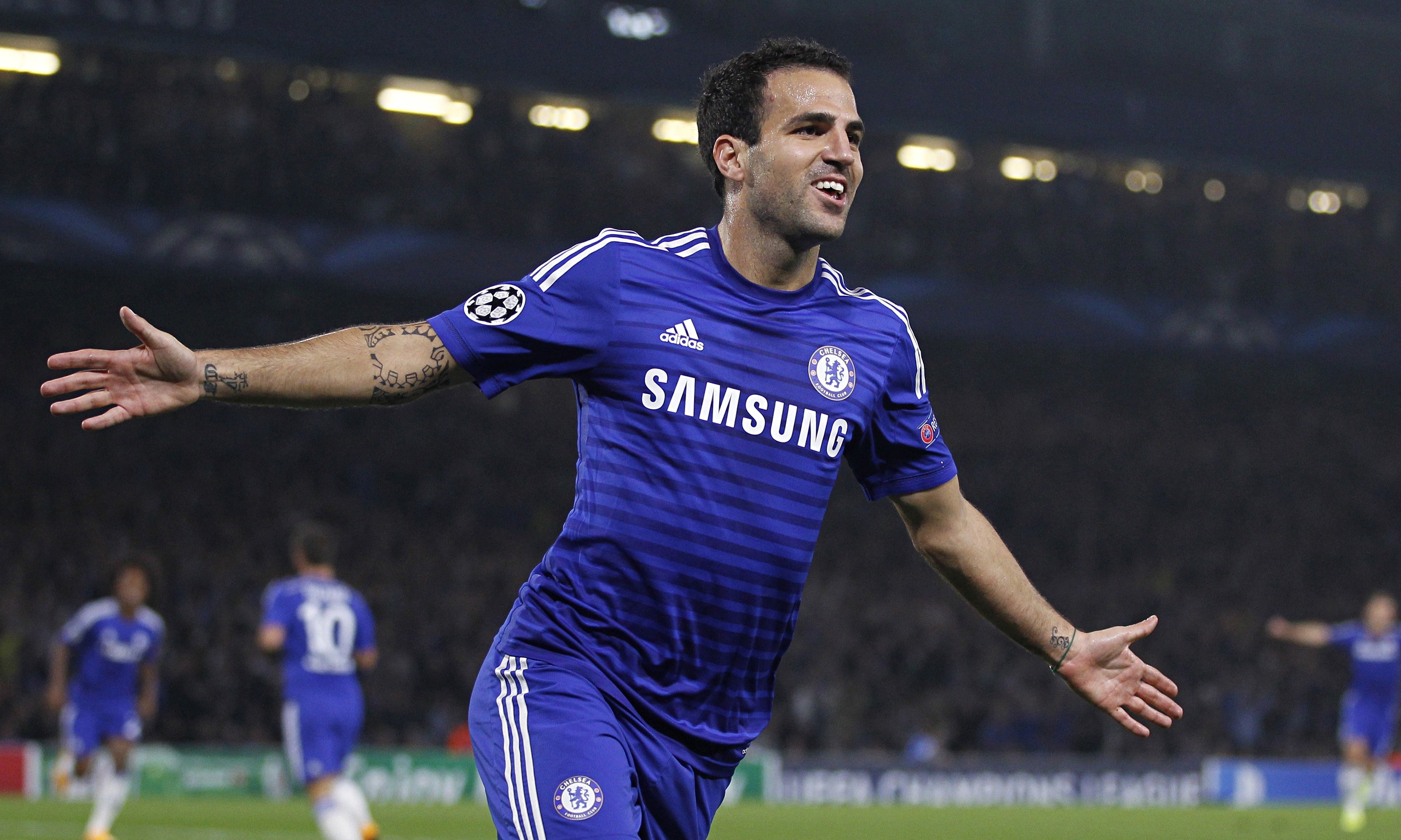 Mercato, il Milan su Fabregas: l'affare è concreto