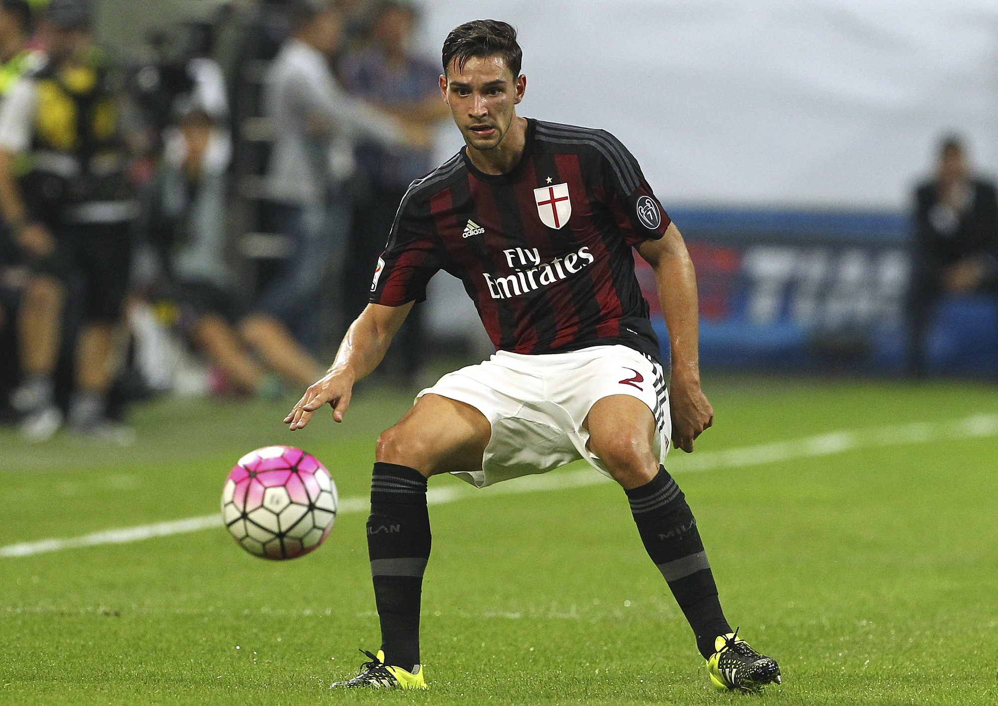 Milan De Sciglio potrebbe partire a fine stagione: su di lui il Napoli