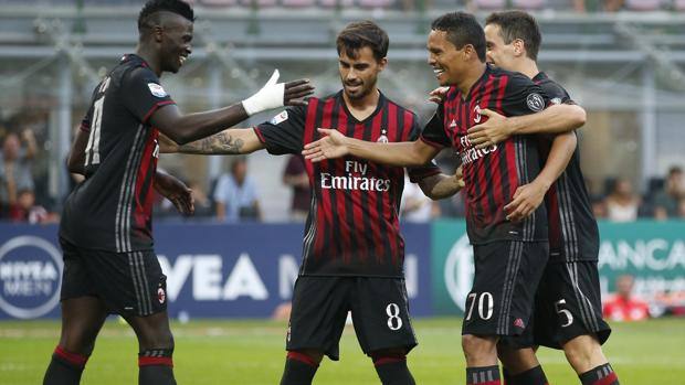 È ufficiale, la prossima stagione per l'attaccante rossonero sarà in premier