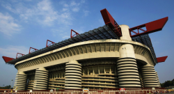Tuttosport - La situazione del Milan blocca i piani dell'Inter su San Siro