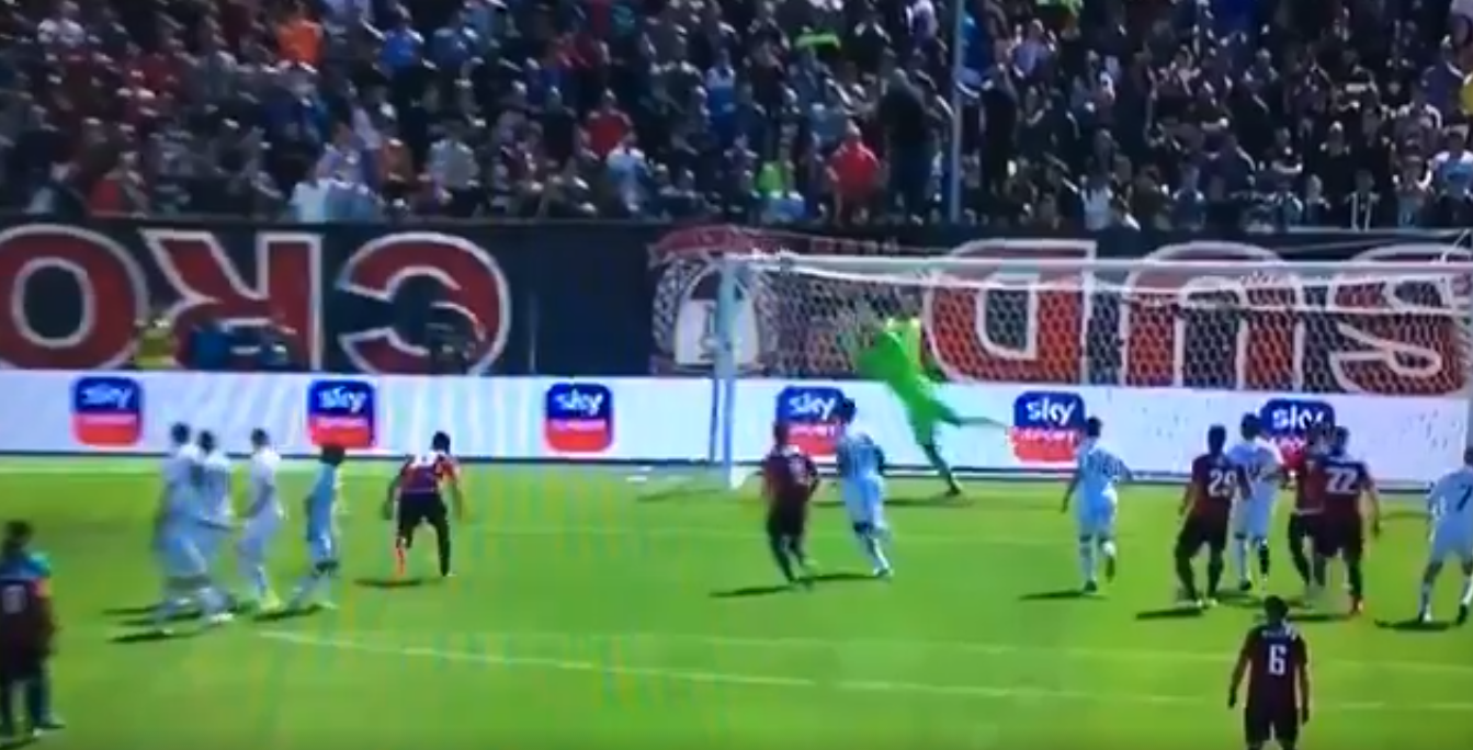 Crotone-Milan, la strepitosa parata di Donnarumma su punizione [VIDEO]