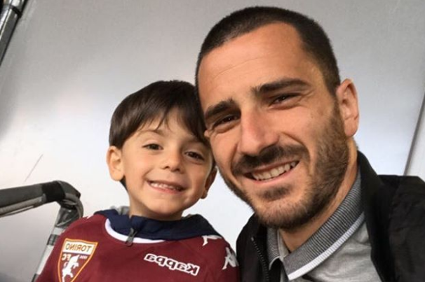 Bonucci allo stadio con suo figlio Lorenzo: ma come sta il piccolo Matteo? [FOTO]