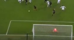 Andrè Silva alla Inzaghi: sfrutta una punizione ribattuta e porta il Milan in vantaggio [VIDEO]