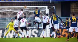 Terribile lesione al ginocchio per il calciatore di Serie A, l'infortunio è peggio del previsto: stagione finita?