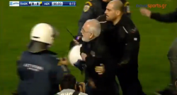 Choc in Grecia, il presidente del Paok invade il campo con la pistola per protestare [VIDEO]