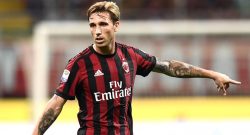 Infortunio per Biglia: colpo alla schiena, esce al 72′ di Milan-Benevento