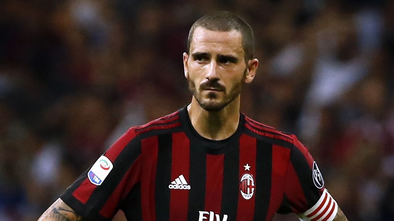 Gazzetta - Milan, il club direbbe sì alla cessione di Bonucci solo se fosse lui a chiederla