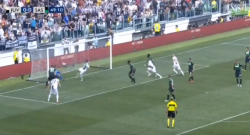 Il Sassuolo 'regala' il primo gol in bianconero a Ronaldo, Juventus in vantaggio così [VIDE]