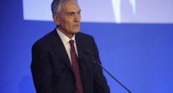 Gravina: “Clima surreale. Valutiamo sospensione del campionato. E sui cori razzisti…”