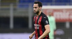 Gazzetta - Rinnovo Calhanoglu: il suo agente continua a chiedere 5 milioni, il Milan è fermo a 4